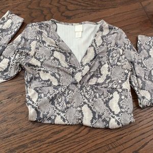 H&M size M snakeskin print body suit never worn